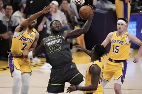 贝博体育包含清晨社区盾传出新动向，洛杉矶湖人止住颓势，管理层表态：信心回归，身体对抗强度拉满的词条