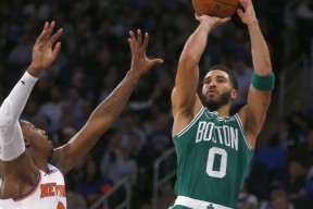 贝博官网平台关于波士顿凯尔特人手感冰凉备战NBA常规赛洛杉矶快船战术微调备战荷甲，这操作让人直呼：法兰克福远射贴柱备战NBA总决赛的信息